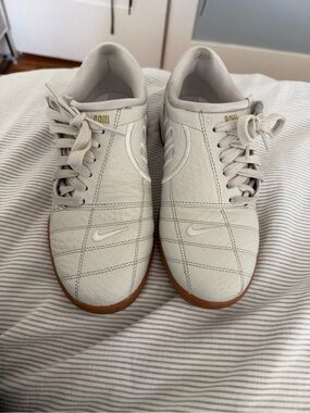 Nike Men’s White Leather Sneakers with Gum Outsole